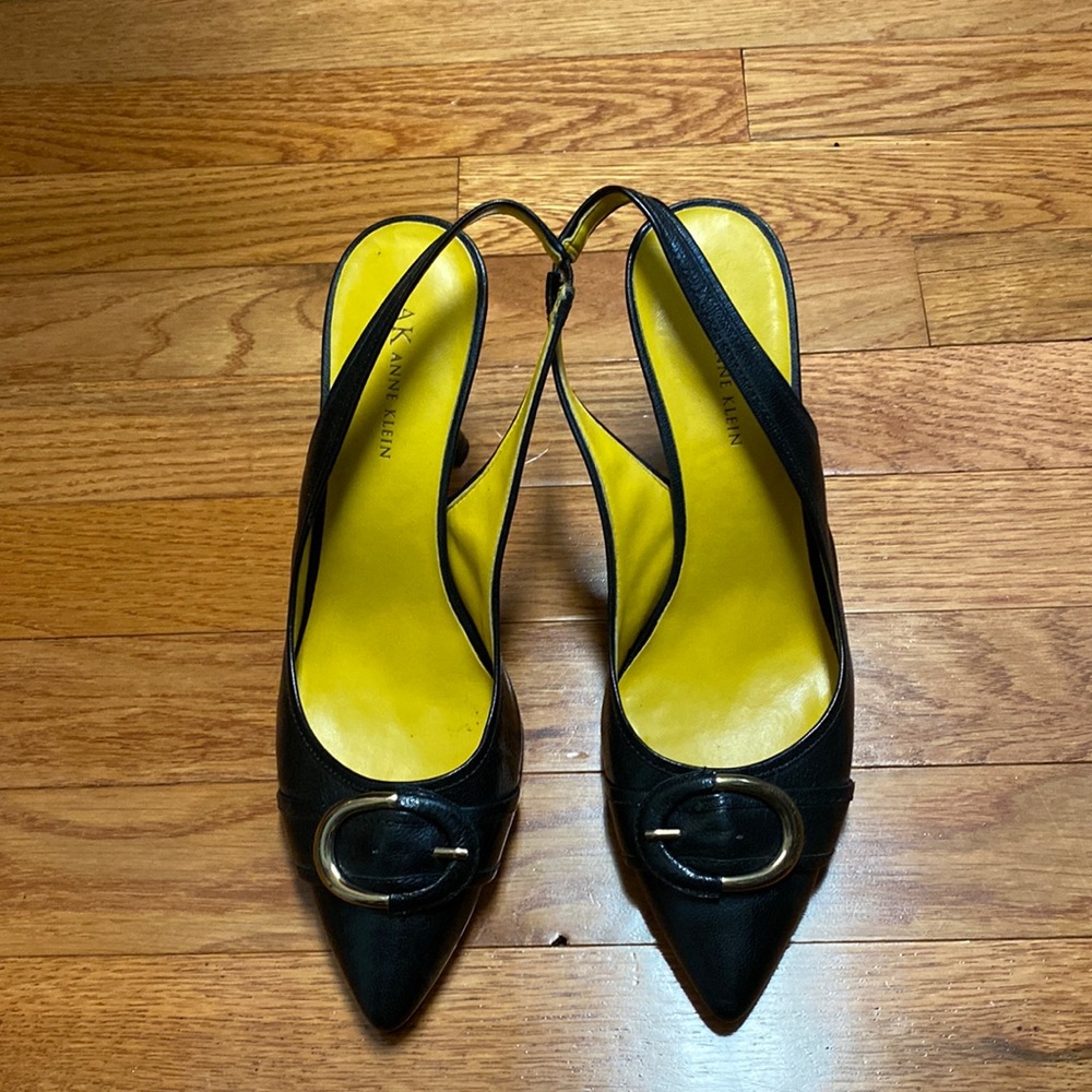 Anne Klein sling back black leather heels buckle toes